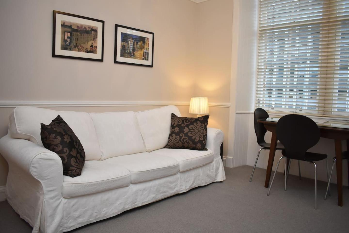 West Port - 2Br In The Heart Of The Old Town Just Off The Grassmarket Edimburgo Exterior foto