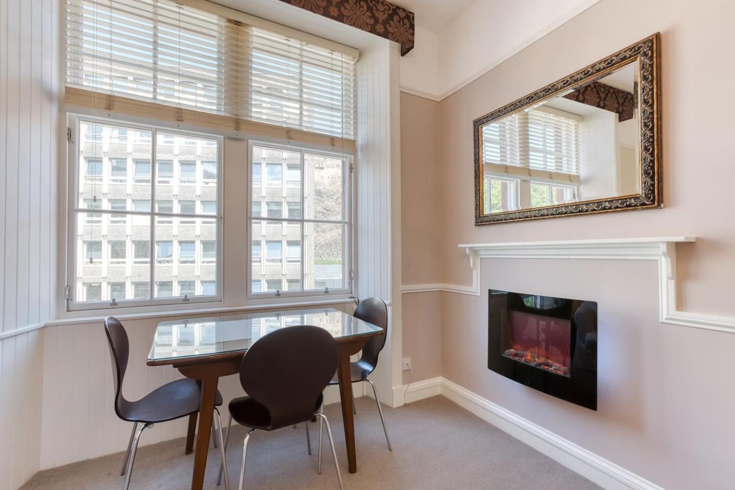 West Port - 2Br In The Heart Of The Old Town Just Off The Grassmarket Edimburgo Exterior foto