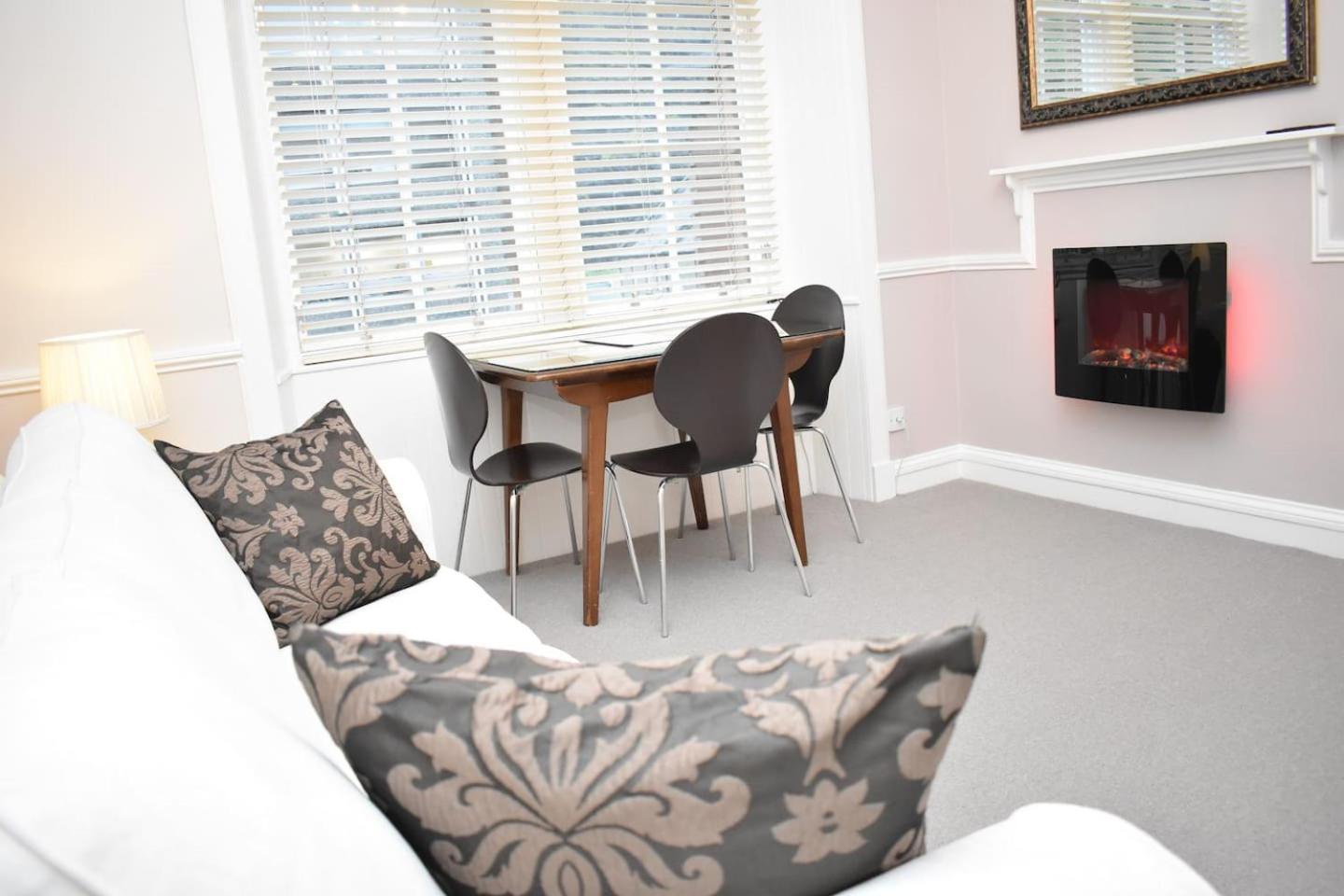 West Port - 2Br In The Heart Of The Old Town Just Off The Grassmarket Edimburgo Exterior foto