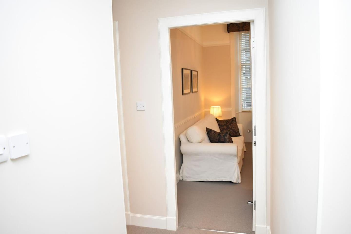 West Port - 2Br In The Heart Of The Old Town Just Off The Grassmarket Edimburgo Exterior foto