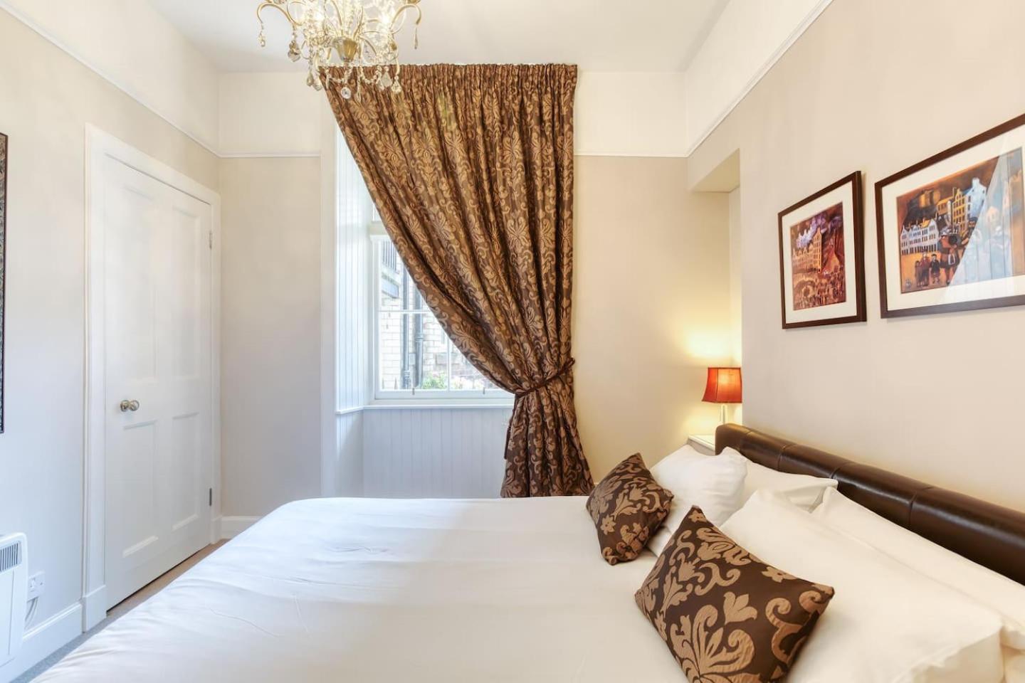 West Port - 2Br In The Heart Of The Old Town Just Off The Grassmarket Edimburgo Exterior foto
